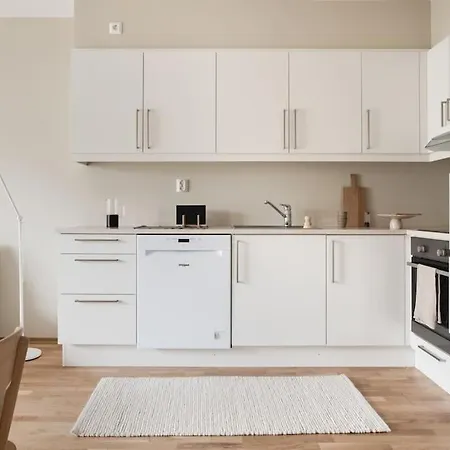 Central City Apartment דירה